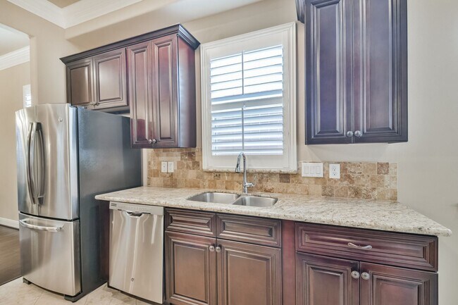 Building Photo - For Lease | 3 Bed, 2 Bath | 2,442 Sq Ft | ...