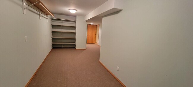 Building Photo - HUGE!  4 Bed Family Home in Mead Available...