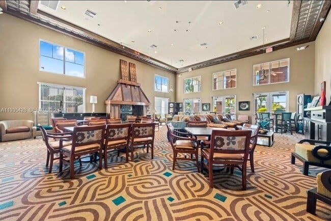 Building Photo - 833 Millbrae Ct