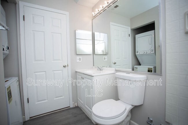 Building Photo - 171 Echelon Rd