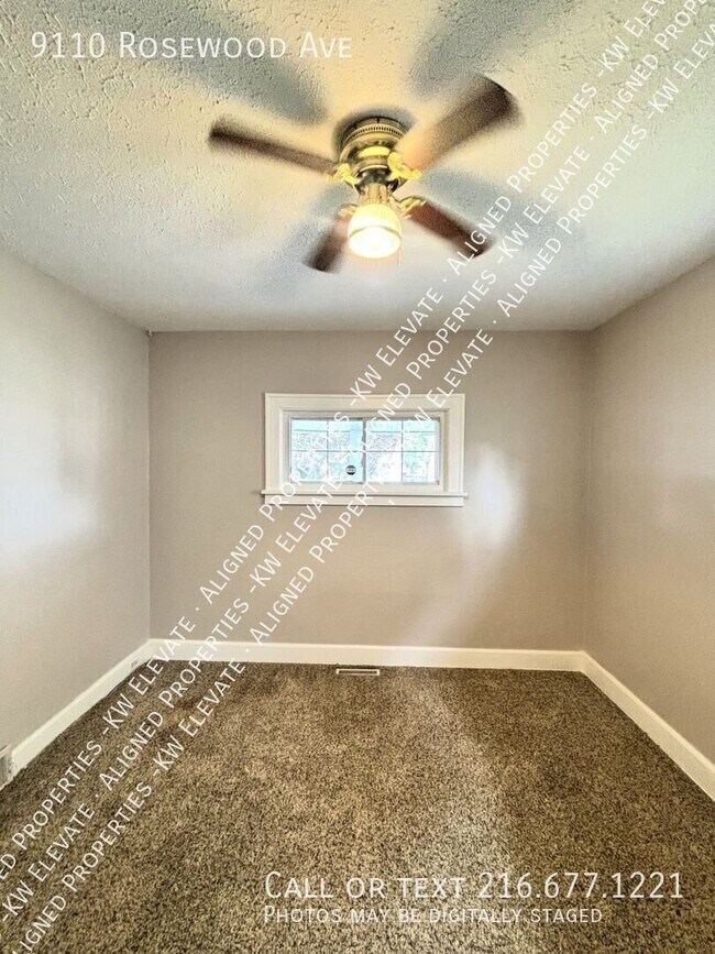 Building Photo - 9110 Rosewood Ave