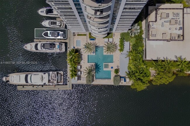 Building Photo - 17301 Biscayne Blvd