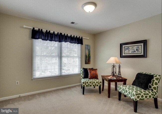 Building Photo - 5511 Village Center Dr