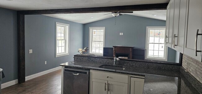 3208#2 Family Room - 3208 East Ave