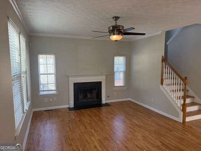 Building Photo - 27 Montgomery St NE