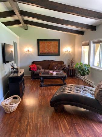 Family room - 5213 Griffith Dr