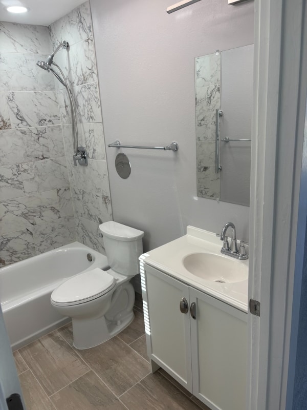 Building Photo - 519 Claride St