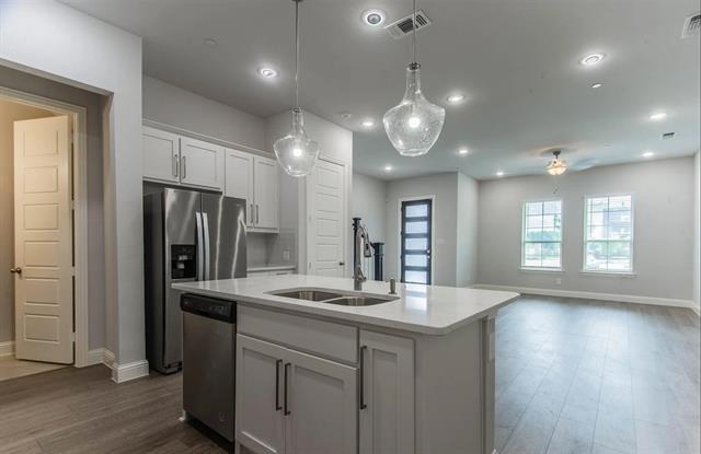 Building Photo - 12927 Couture Dr
