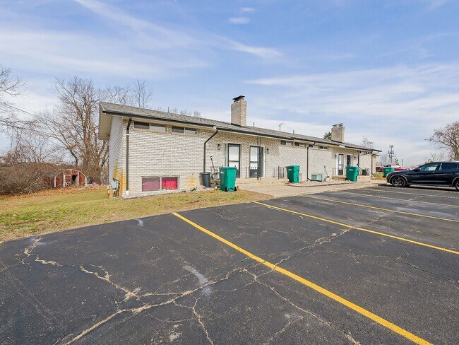 Building Photo - Easy Living in White Lake 2 Bed Home in Great Location