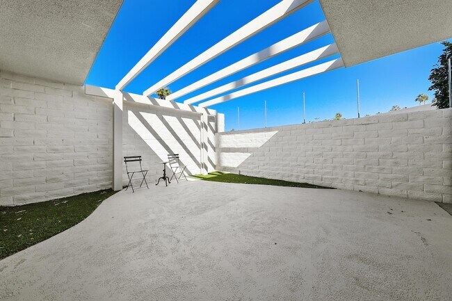 Building Photo - 45705 Hopi Rd
