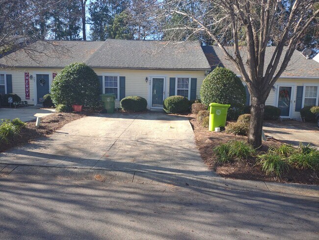 Building Photo - Delightful Two Bedroom Two Full Bath Home!