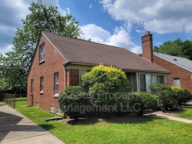 Building Photo - 23331 Oak St