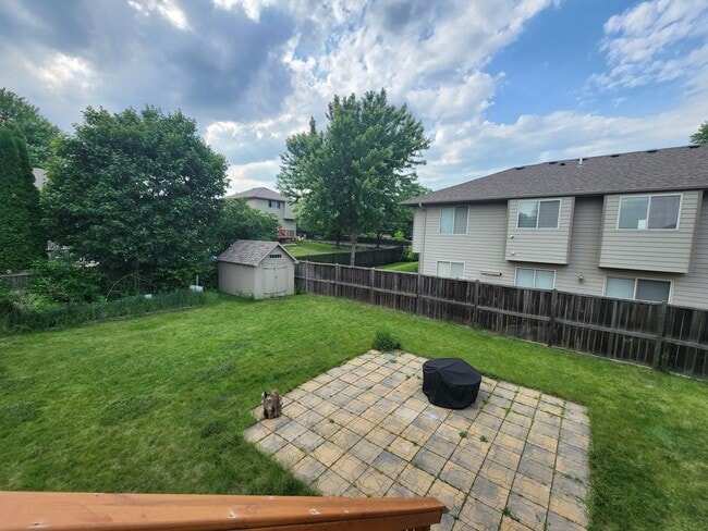 Building Photo - 5bd 3ba Available in Eastern Sioux falls