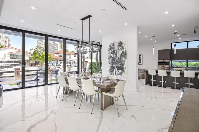 Building Photo - 3367 NE 168th St