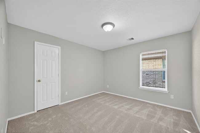 Building Photo - 1907 Meadow Edge Ln