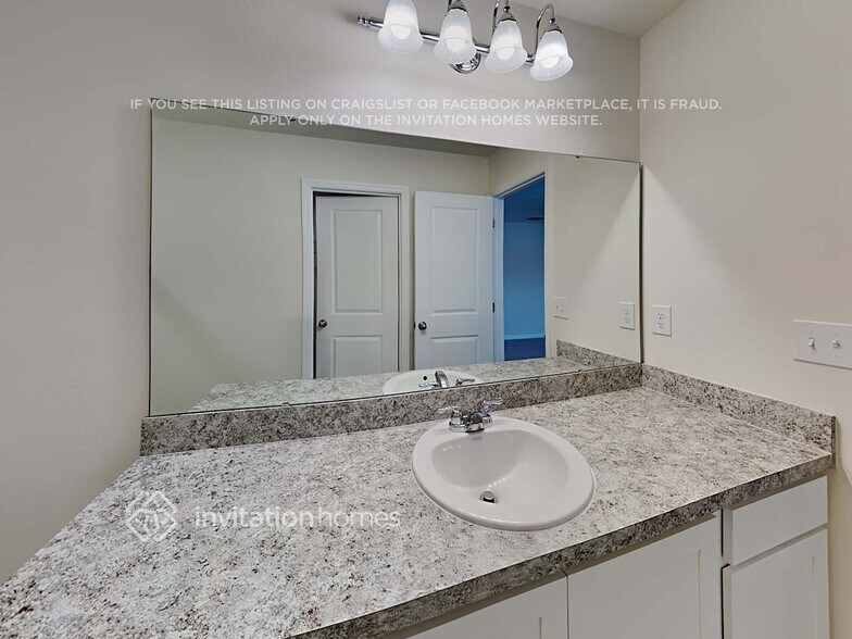 Building Photo - 2301 Litchfield Lp
