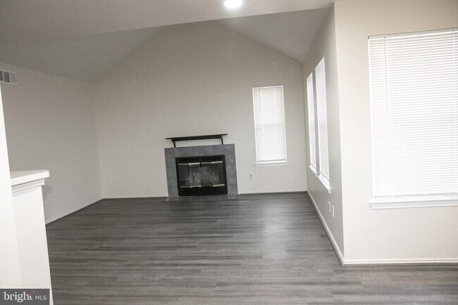 Building Photo - 4490 Lord Loudoun Ct