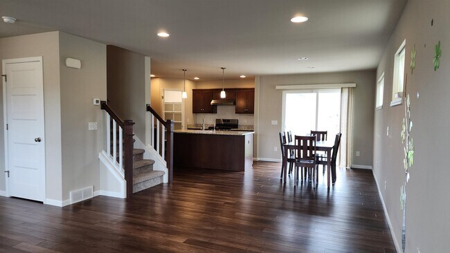 Building Photo - 9359 Highland Gate Way