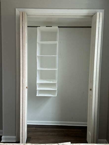 Building Photo - 1821 Realty Ave