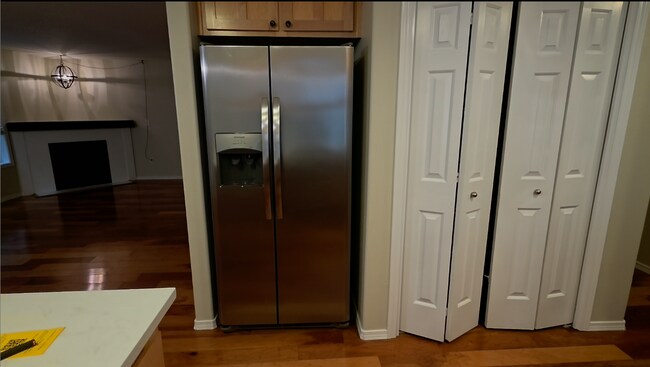 Building Photo - 3047 S Cedar Ridge Dr