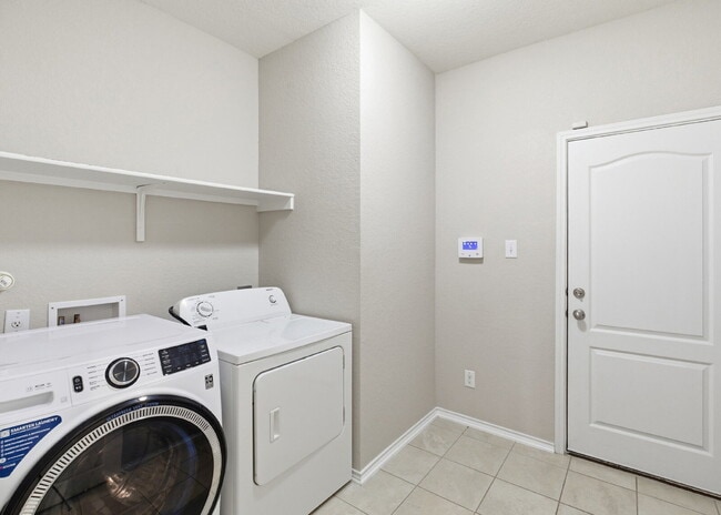 Building Photo - Move-In Ready Home in Landmark Pointe with Included Appliances