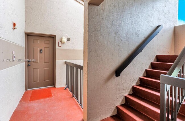 Building Photo - 9785 Nob Hill Ct