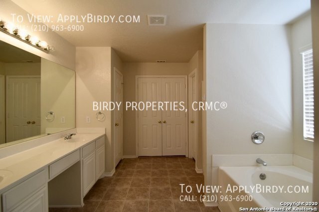 Building Photo - 410 Point Vly San Antonio, TX