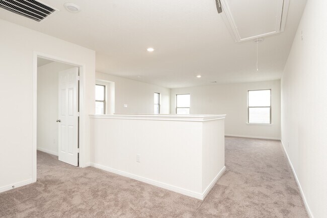 Building Photo - 6120 Whitewing Rd