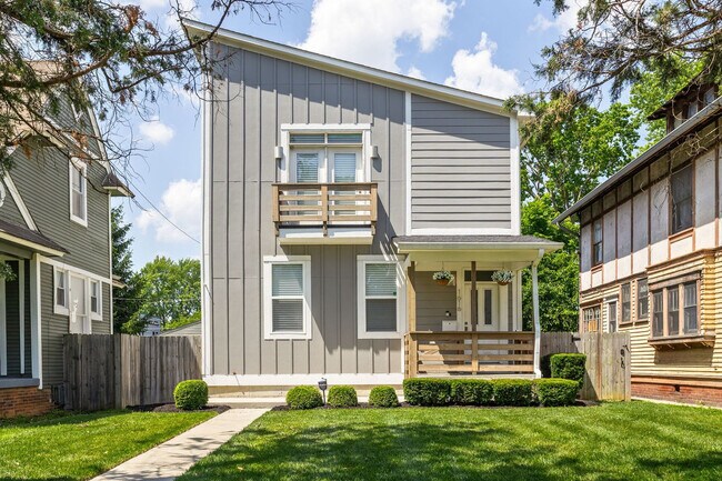 Building Photo - 1616 Pleasant St