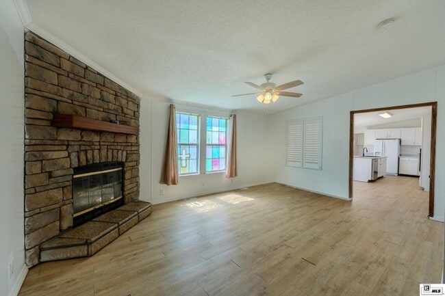 Building Photo - 205 Par Rd 2226