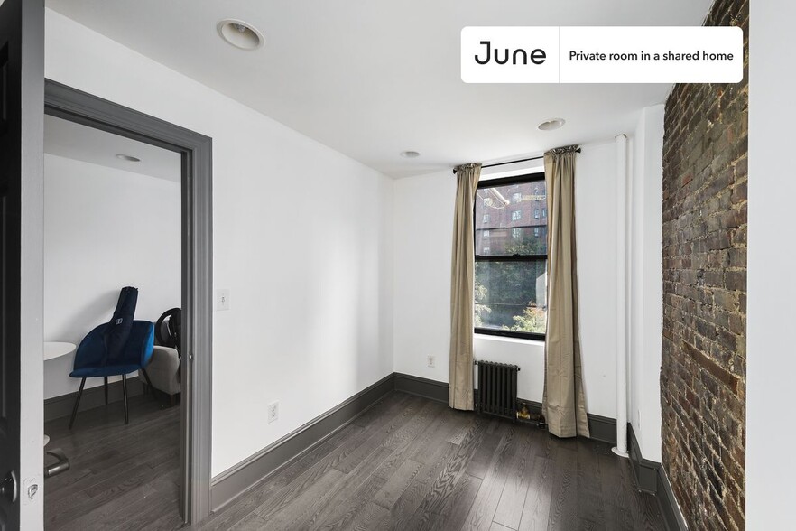 Building Photo - Private bedroom in 2 bed/1 bath Home