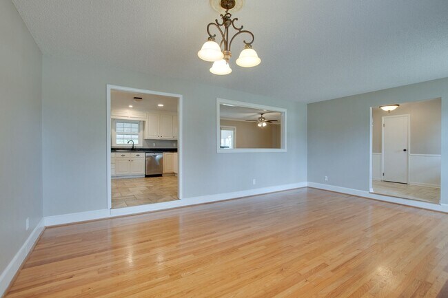 Building Photo - 2107 Edinburgh Drive