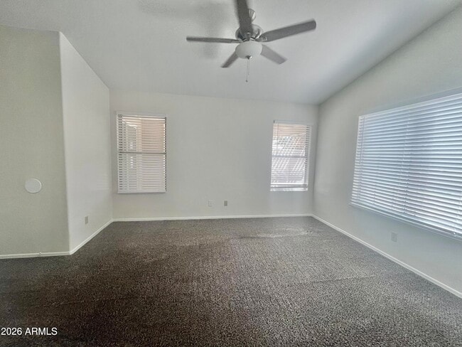 Building Photo - 7427 W Crest Ln