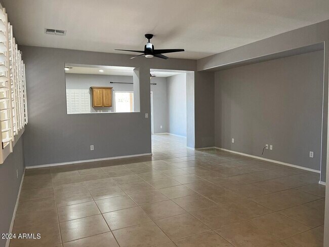 Building Photo - 4427 E Firestone Dr