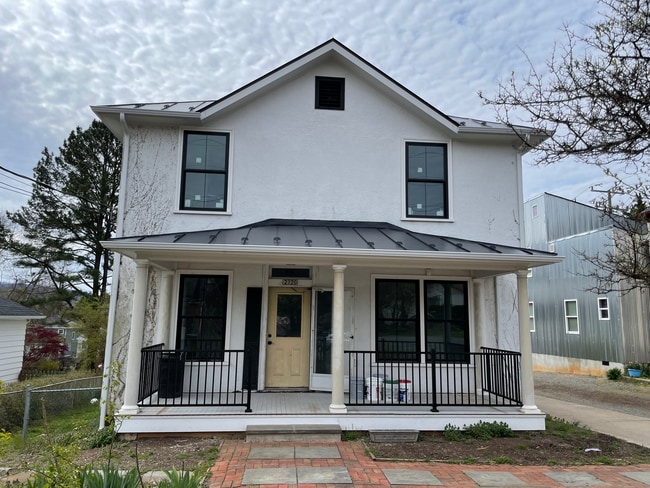 Renovated Cottage - 2320 Price Ave