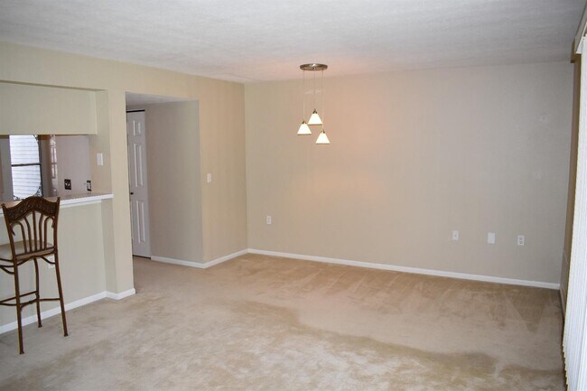 Building Photo - 1462 Millbrook Trail