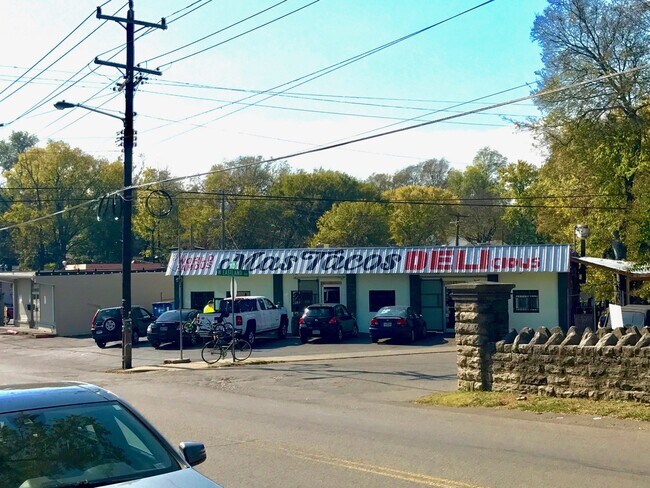 Building Photo - Chicamauga Ave