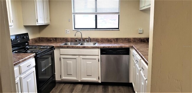 Building Photo - 1836 N Crystal Lake Dr