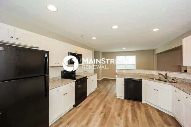 Building Photo - 4 Bedroom Pet-Friendly Home in Fairburn, GA with Main Street Renewal