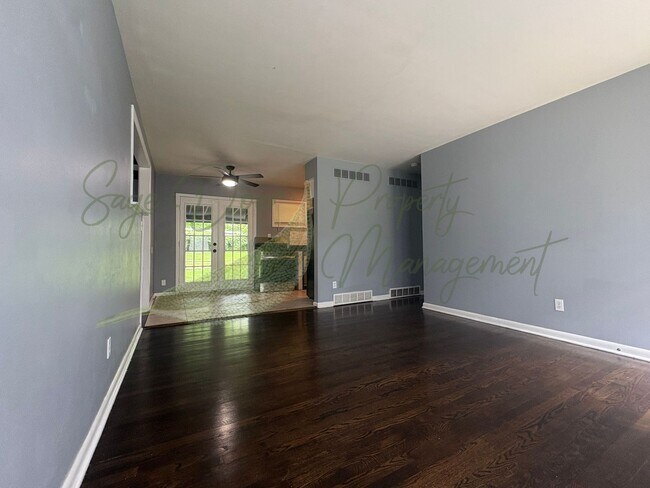 Building Photo - MODERN RENOVATIONS!!!