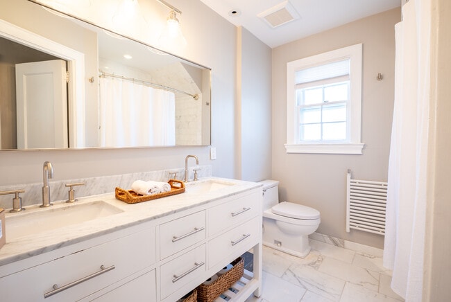 Building Photo - 23 Sherwood Ave