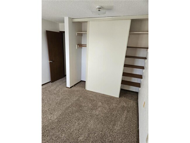 Building Photo - 110 1st St N