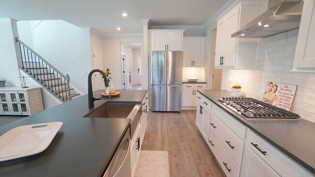 Building Photo - 329 Sparrow Rdg Dr