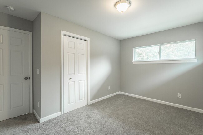 Building Photo - 3204 Harrison Pike