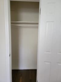 Building Photo - 2 BR 1 Full Bath Duplex Virginia Place