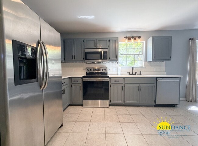 Building Photo - Spacious 4-Bedroom Cul-de-Sac Home Near Eglin AFB & Hurlburt Field!