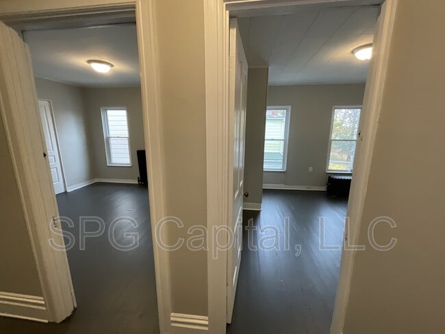 Building Photo - 415 N Pitt St