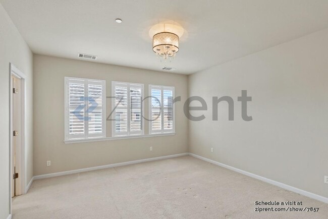 Building Photo - Unit