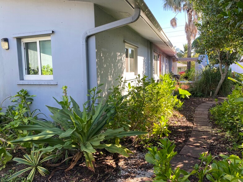 Lush Landscaping - 1529 Arthur St