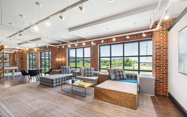 Building Photo - 601 Meeting St